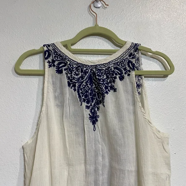 Joie White Blue Embroidered Sleeveless Button Down Blouse Sz M - Image 8
