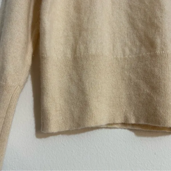 J. Crew Cashmere Classic Fit Crewneck Sweater Heather Natural Medium Timeless - Image 4