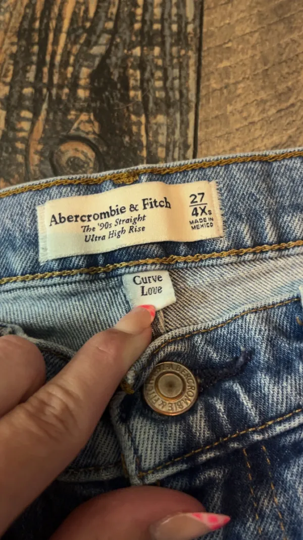 Abercrombie Ultra High-Rise Straight 90s Curve Love Jeans - Image 2