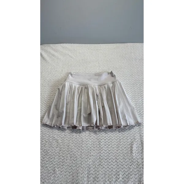 Alo Yoga Pleated Tennis Skirt with Built-in Shorts Light Gray W0366R Size M - Image 2