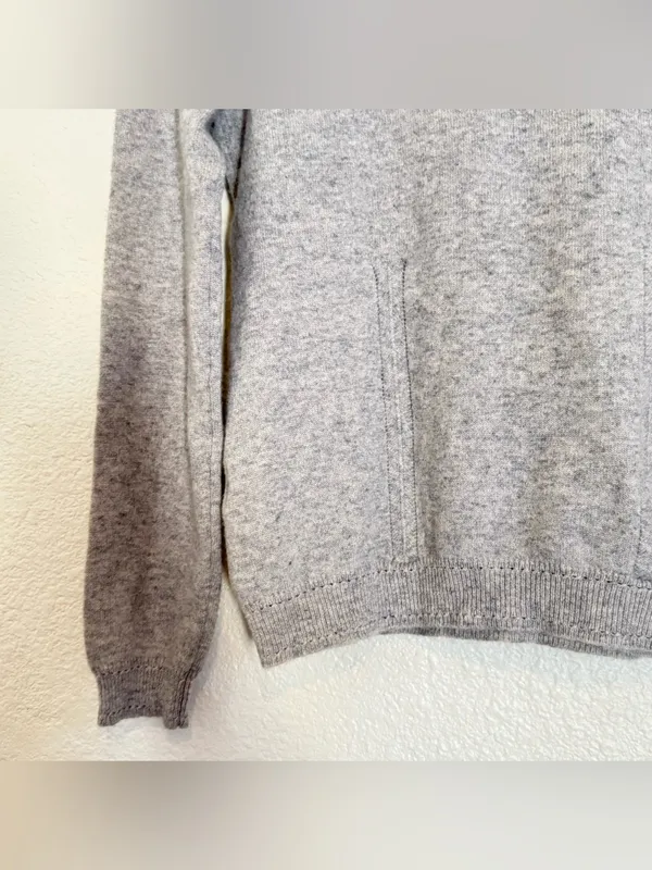 Reformation turtle neck cashmere sweater - Image 10