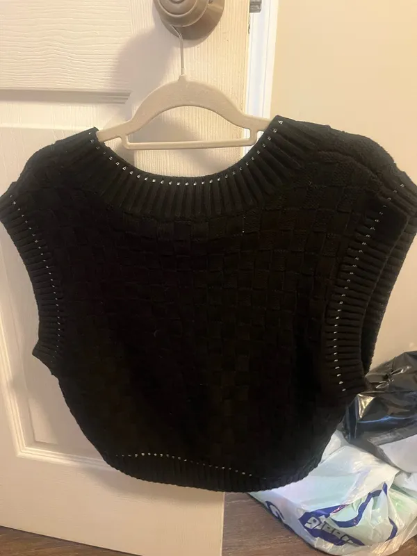 Pants Store black sweater - Image 2