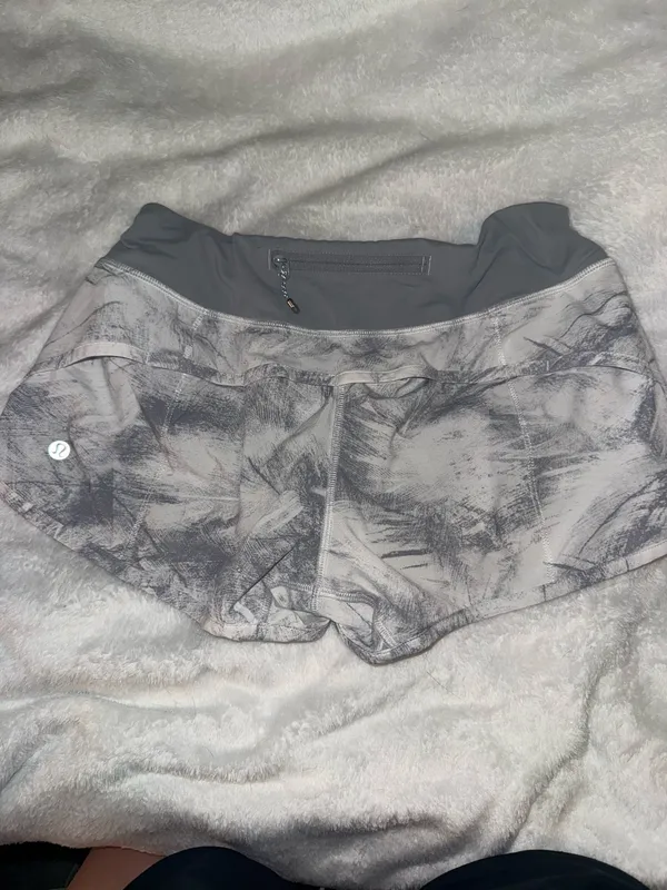 Lululemon Speed Up Shorts 2.5" - Image 3