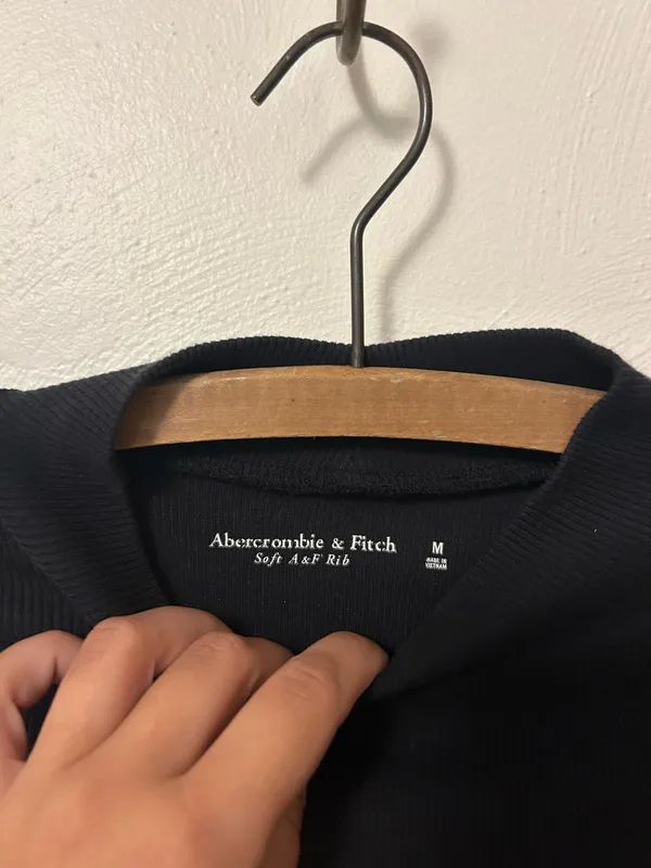 Abercrombie & Fitch Black Long Sleeve - Image 4