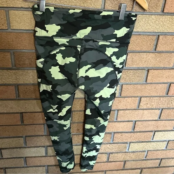 Lululemon Fast and Free High Rise Crop 23" Heritage 365 Camo Green Size 6 - Image 4