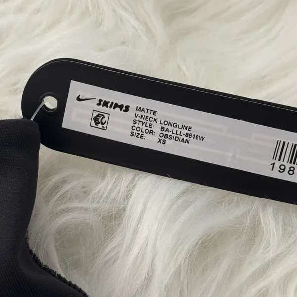 Nike Skims Matte V-Neck Longline Bra Obsidian Size XS - Image 9