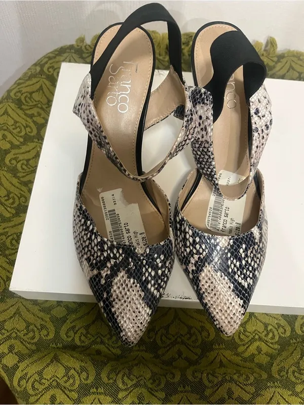 Franco Sarto size 8 Pointed Snake-Print Slingback Pumps in Beige and Black - Image 5