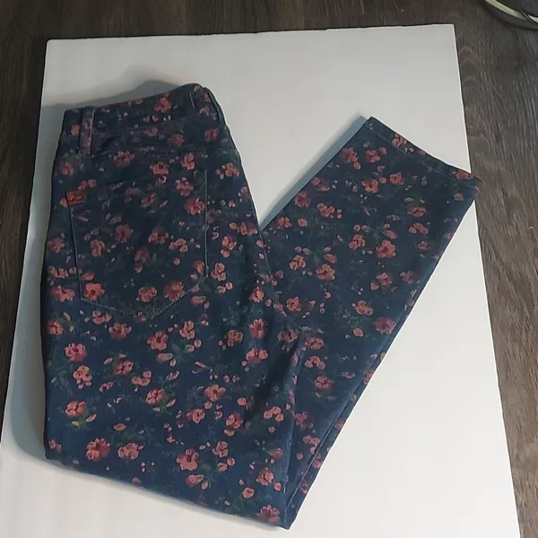 BDG Floral Grazer High Rise Jean 30 NEW Classic Preppy Fairycore Prints Bohemian - Image 5