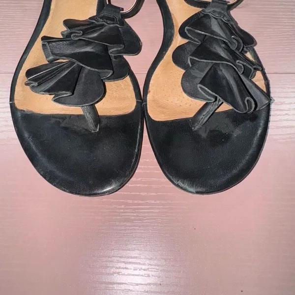 Corso Como Ruffle T Strap Thong Sandal Black Leather - Image 2