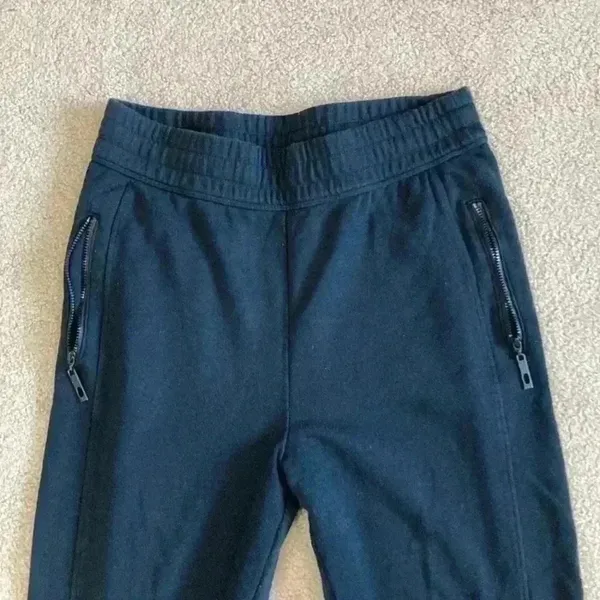 ⭐️ Fabletics black high rise sweatpants in size medium - Image 2