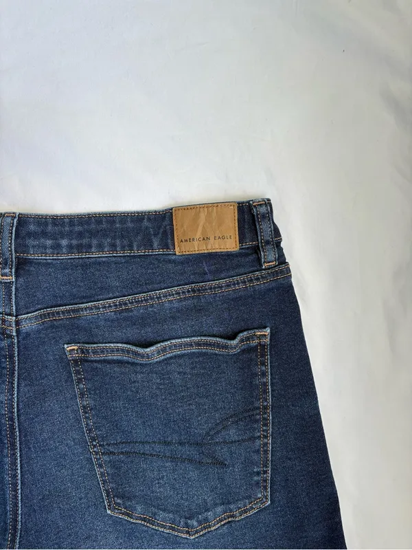 American Eagle Mom Short Size 12 High Rise Blue Stretch Denim Frayed Hem Shorts - Image 10