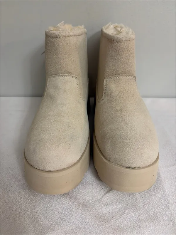 Time And Tru Women’s New! Beige Suede Platform Cozy Winter Boots Size 8 - Image 3