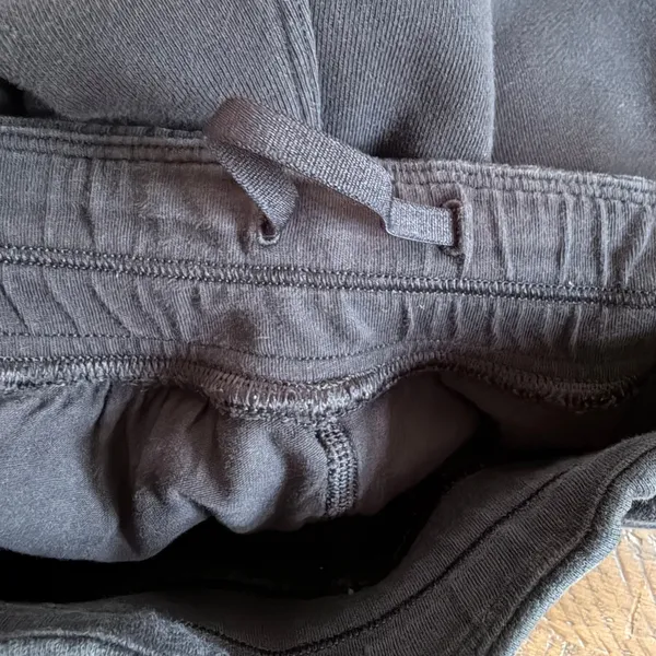 Lululemon Scuba High-Rise Jogger Pant Black Fleece Pockets Women Size 4 - Image 8