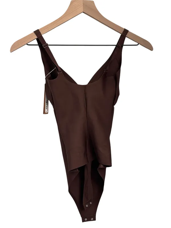 SKIMS Body Unlined Plunge Bodysuit Thong Bodysuit Cocoa Large BD-THG-7118W - Image 7