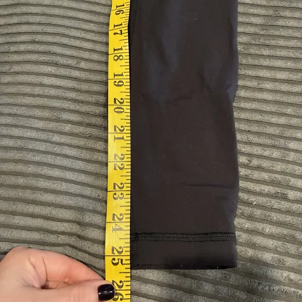 Lululemon Athletica Black Leggings Size 2 25 inch inseam Stretch Comfort Yoga - Image 3