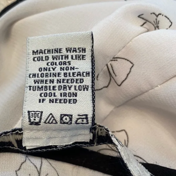 American Rag|| White/ black bows Razorback tank - Image 7