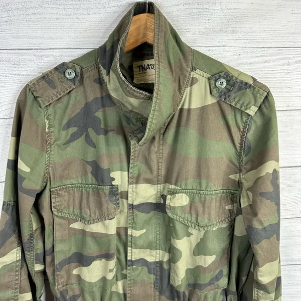 TNA Aritzia Womens size Small Camo Utility Jacket Green Adjustable Waist - Image 3