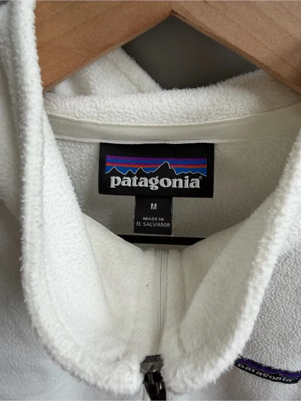 Patagonia Micro D 1/4 Zip Fleece Pullover in Birch Off White Size Medium - Image 4