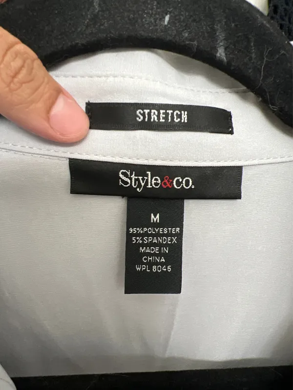 Style & Co Top light gray, new button down blouse size medium 🩷 - Image 3
