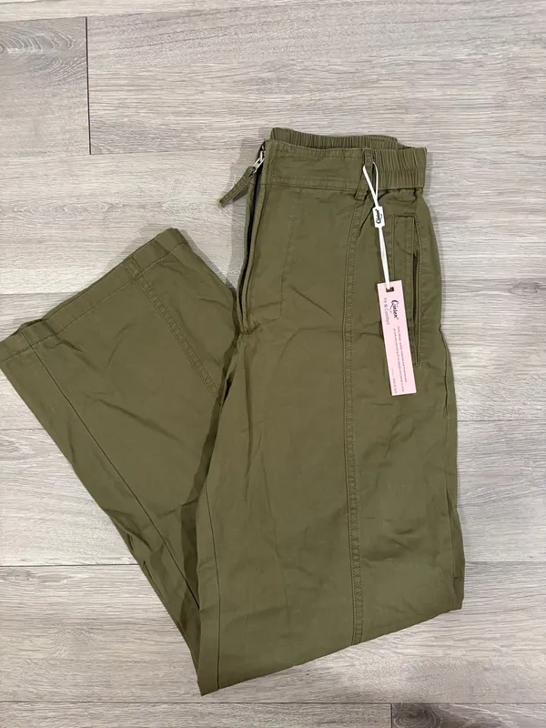 Tinsel Town Denim Couture High Waisted Cargo Pants Zip Front - Image 4
