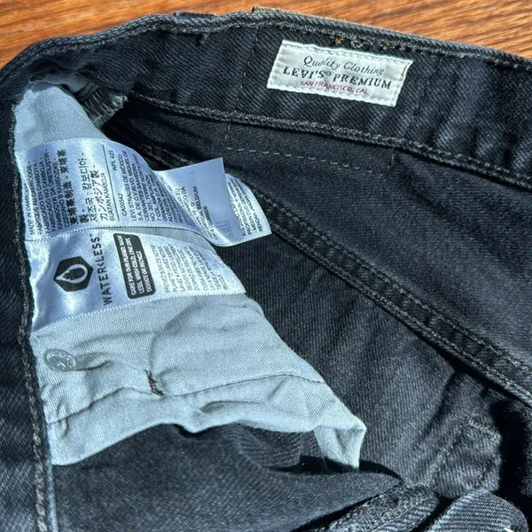 Levi's 501, size‎ 28 black jean shorts - Image 3