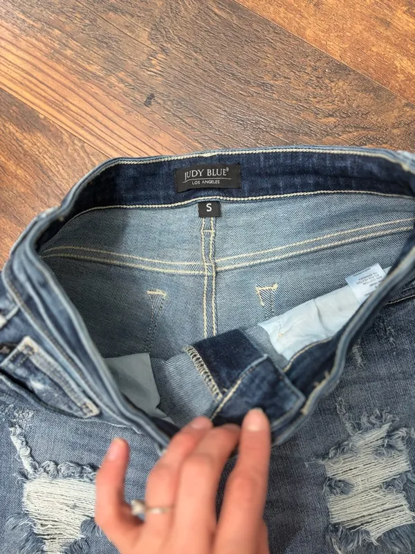 Judy Blue Distressed Dark Blue Denim Shorts size small stretchy - Image 2