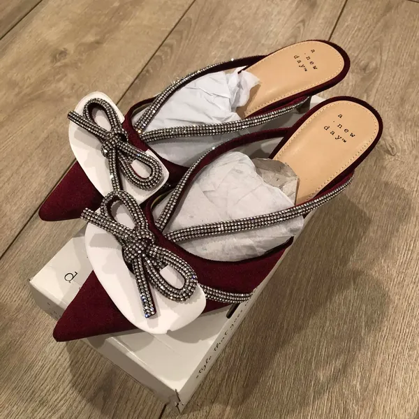 Gwen Rhinestone Bow Heels - Image 4