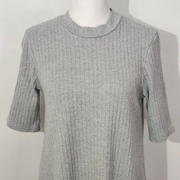 Uniqlo Gray Mock Turtleneck Ribbed Knit Dress Size Medium Gray Mini Dress - Image 3