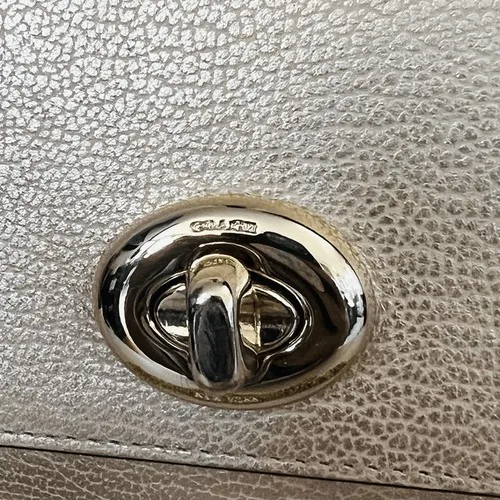 Coach Women's Turnlock Chain Crossbody Leather Bag, Platinum/Gold, NWOT - Image 6
