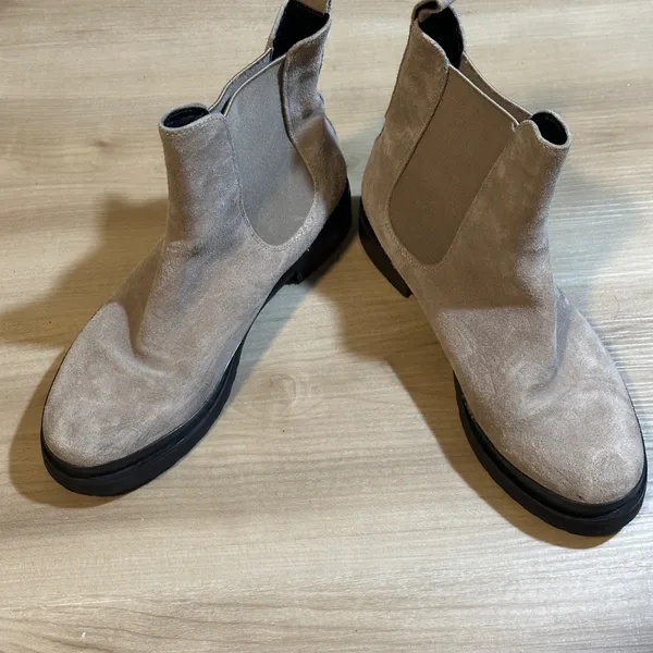 Aerosoles Camila Chelsea Boots‎ Taupe 8 Women Suede Lug Sole Ankle Gorpcore - Image 5