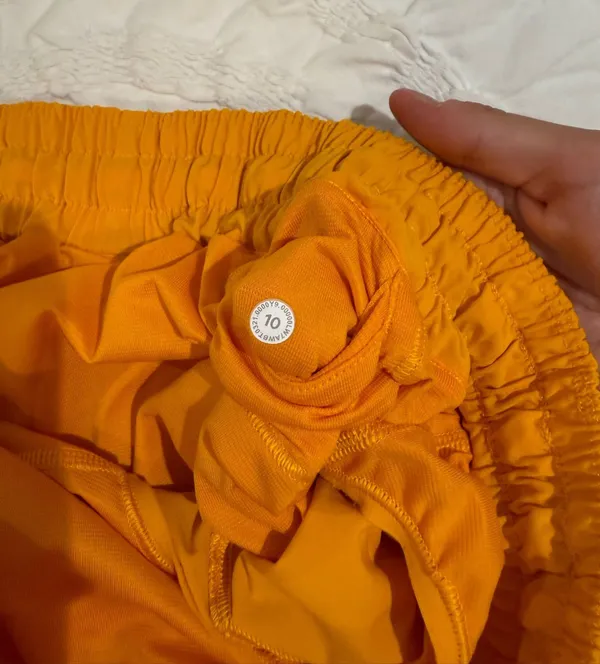 Lululemon Hotty Hot shorts 4” - Image 4