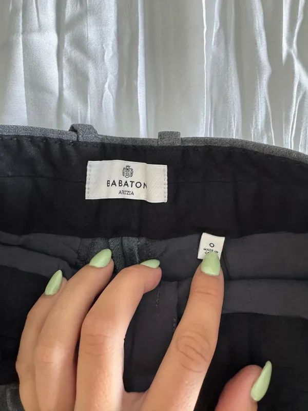Aritzia Babaton Shorts - Image 3