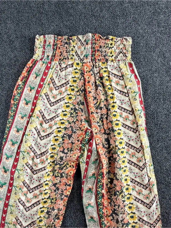 O’Neill Pants Women’s Sz Small Wide Leg Floral Smocked Pullon Boho Beachy Resort - Image 3