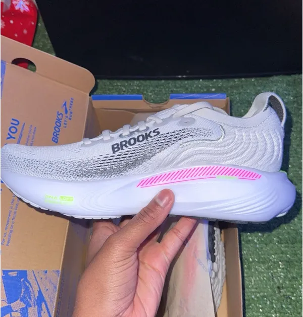 Brooks Adrenaline GTS 25 - Image 2