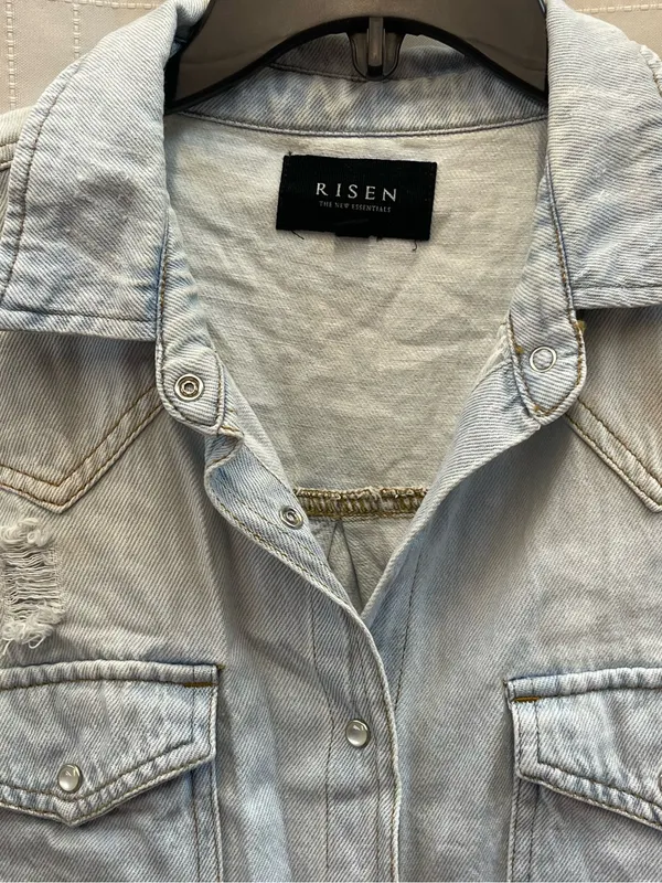 Coastal Cowgirl S Small Risen jeans Light Blue Denim Button-Down Shirt Barn - Image 4