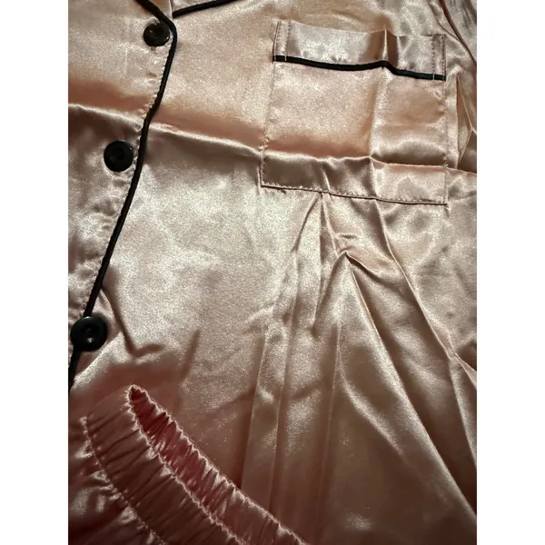 NIB- Pink Satin Pajama Set Short Sleeve Button Down Shorts Sleepwear Medium - Image 3