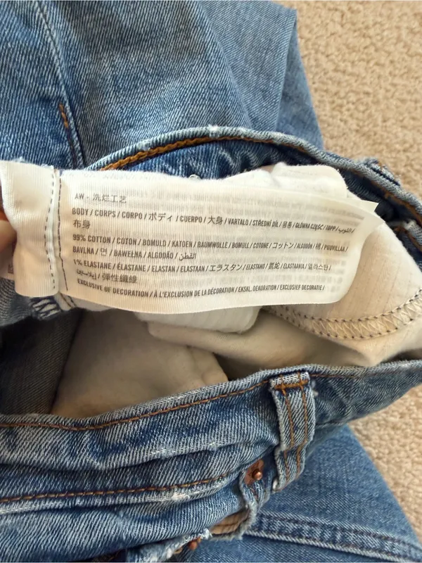 Abercrombie Ultra High Rise Ankle Straight Distressed‎ Jeans 29/8R Light Wash - Image 4