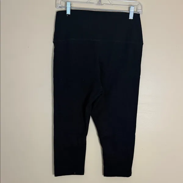 aerie Black High-Rise Capri Leggings - Image 4