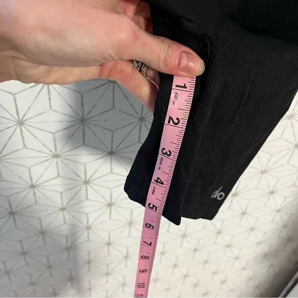 Alo Yoga 5” Ribbed Favorite Short Black - Image 7