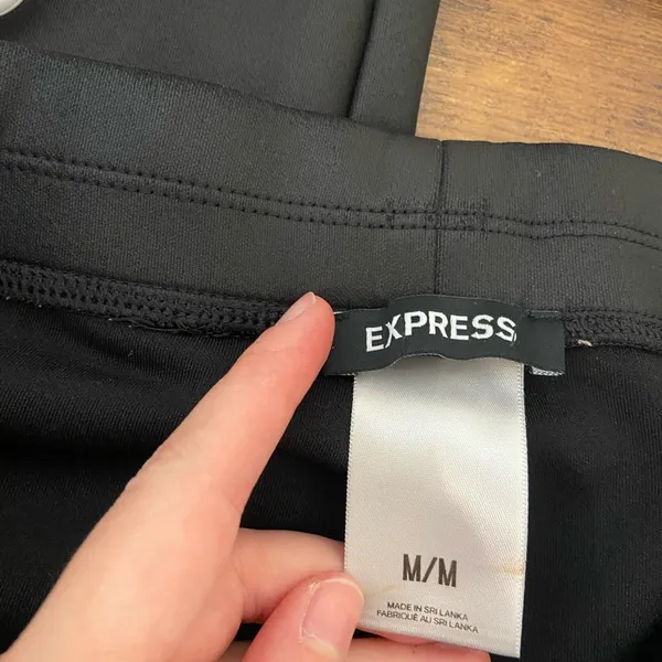 NWOT | Express women’s‎ faux leather leggings — medium - Image 5