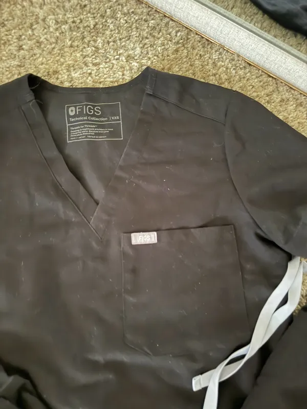 FIGS Scrubs Set - Image 3