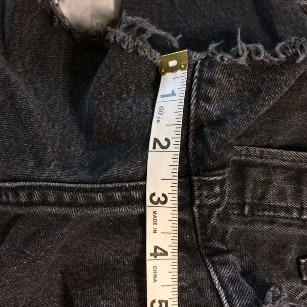 Levi’s 501 raw hem black button fly shorts 27 - Image 3