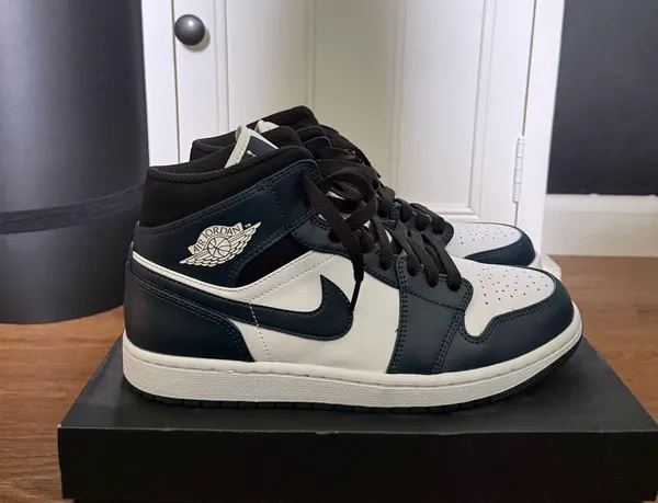 Air Jordan 1 Mid Nike Men’s - Image 2