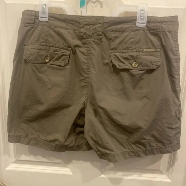Columbia Women’s Khaki Shorts Hiking Walking Light Weight -‎ Size 12 - Image 4