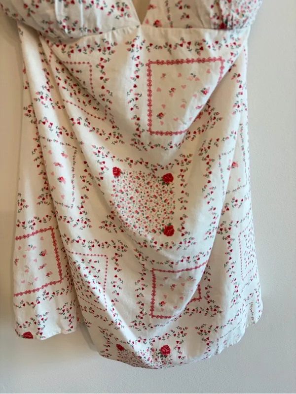 NWT Hollister Cream and Red Floral Halter Mini Dress Size L - Image 4