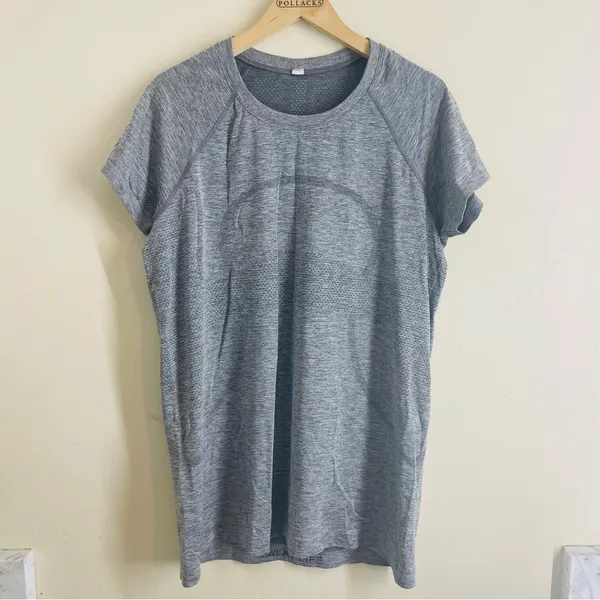 Lululemon Swiftly Tech Short Sleeve Top Gray Size 12 Seamless Athletic Tee - Image 3