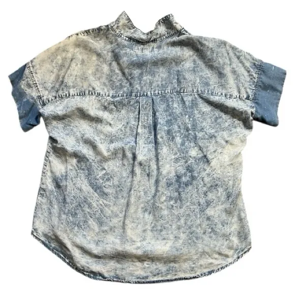 Thread & Supply Women's Blue Acid Wash Short Sleeve Pleated Top Size Medium - Image 2