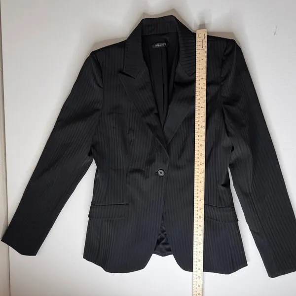 Tahari Black Pinstripe Suit Jacket Blazer Small Business Office Career Classic‎ - Image 9