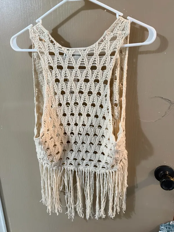 Hollister Crochet fringe vest - Image 2