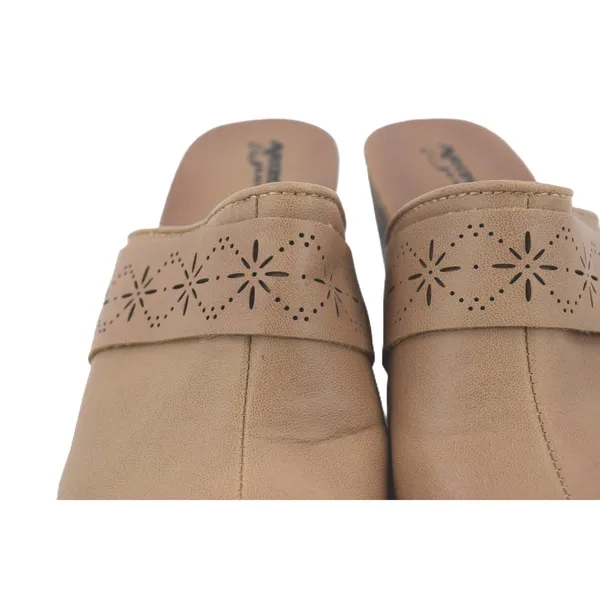 Arizona Jeans Co Tan Faux Leather Cutout Wedge Clogs Women's Size‎ 7.5 - Image 3